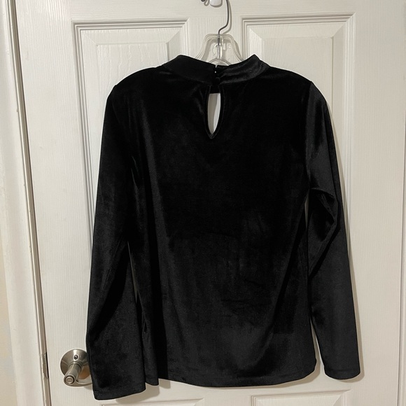 Scripted velvet black top - Picture 4 of 6